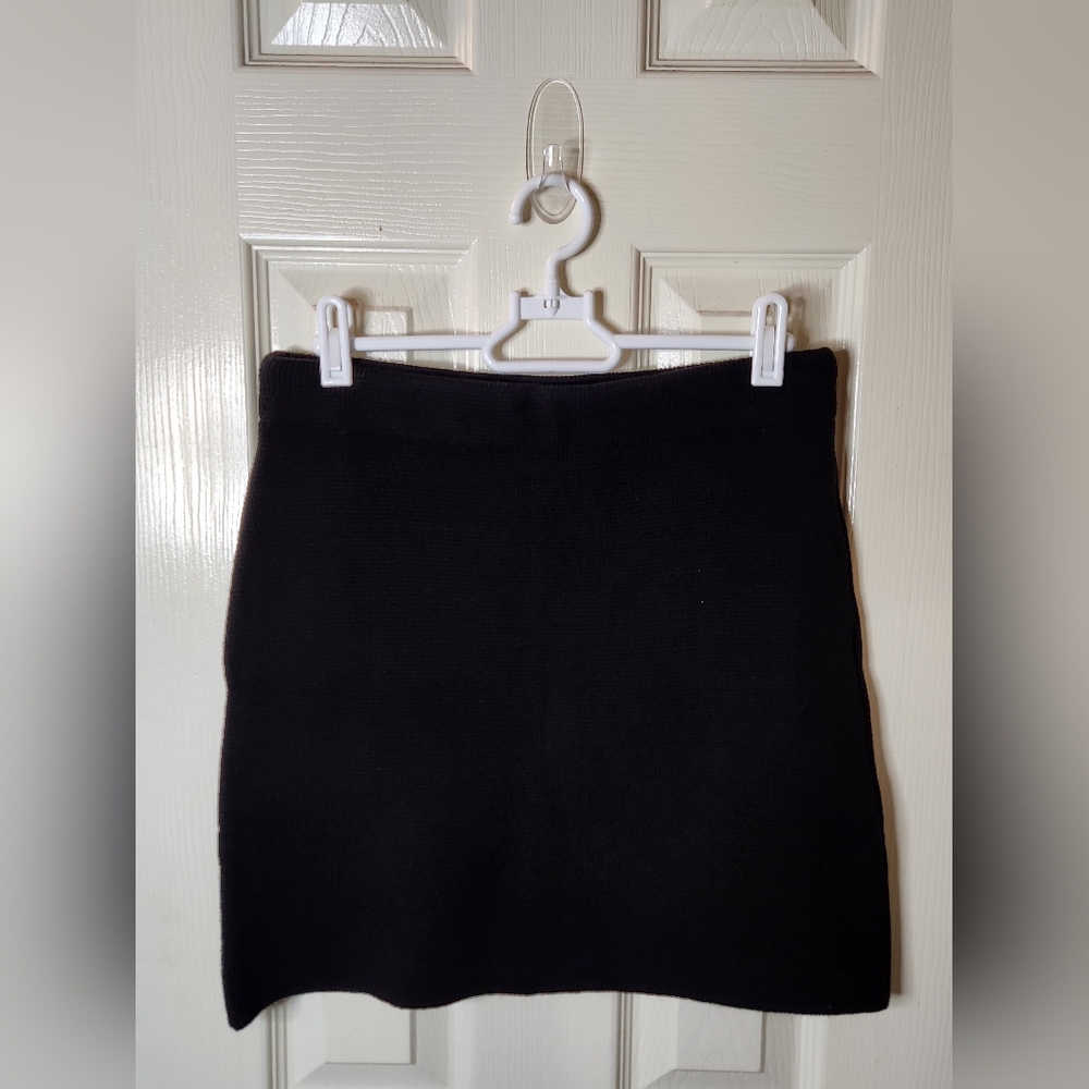 Zara Black Knit Mini Skirt. NWT. Size M